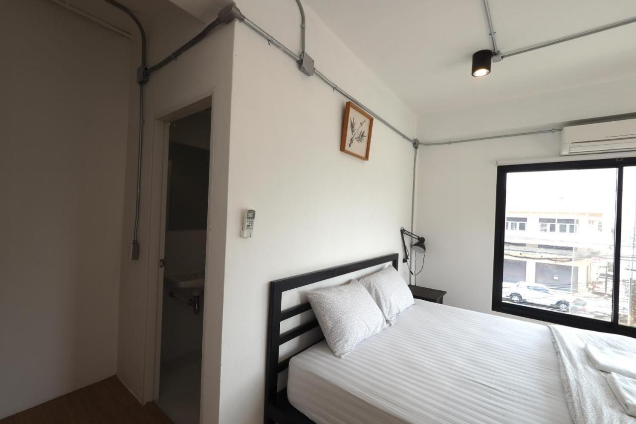 Labkoff Cafe And Hostel 칸차나부리 외부 사진