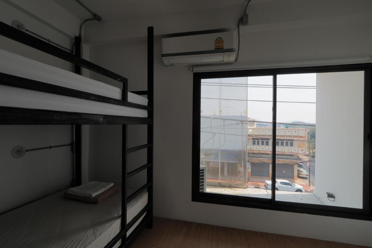 Labkoff Cafe And Hostel 칸차나부리 외부 사진