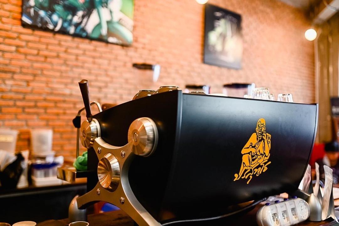 Labkoff Cafe And Hostel 칸차나부리 외부 사진
