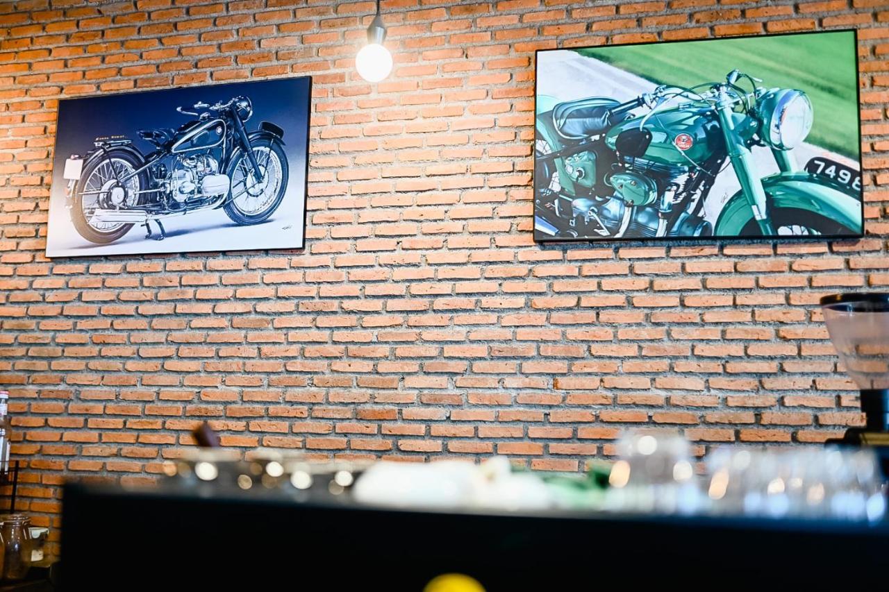 Labkoff Cafe And Hostel 칸차나부리 외부 사진