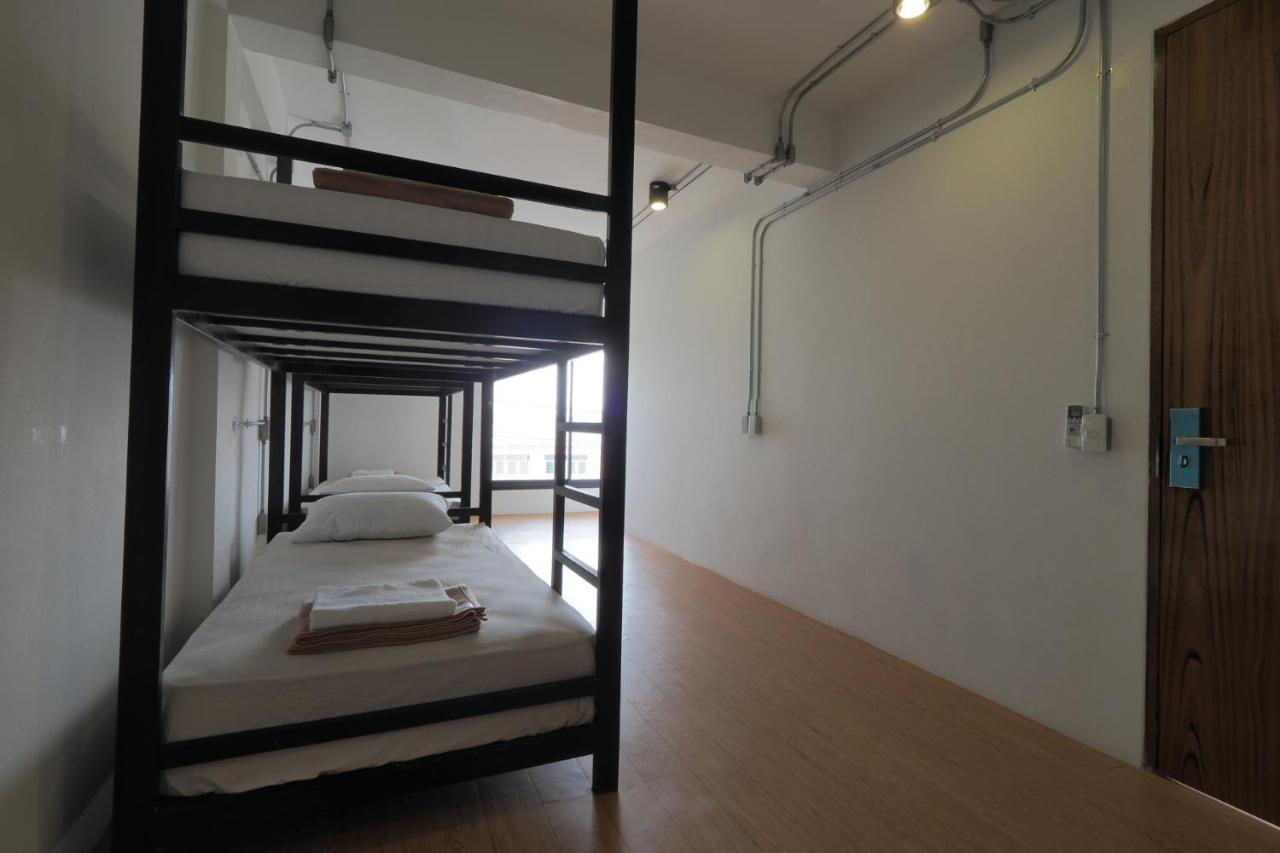 Labkoff Cafe And Hostel 칸차나부리 외부 사진