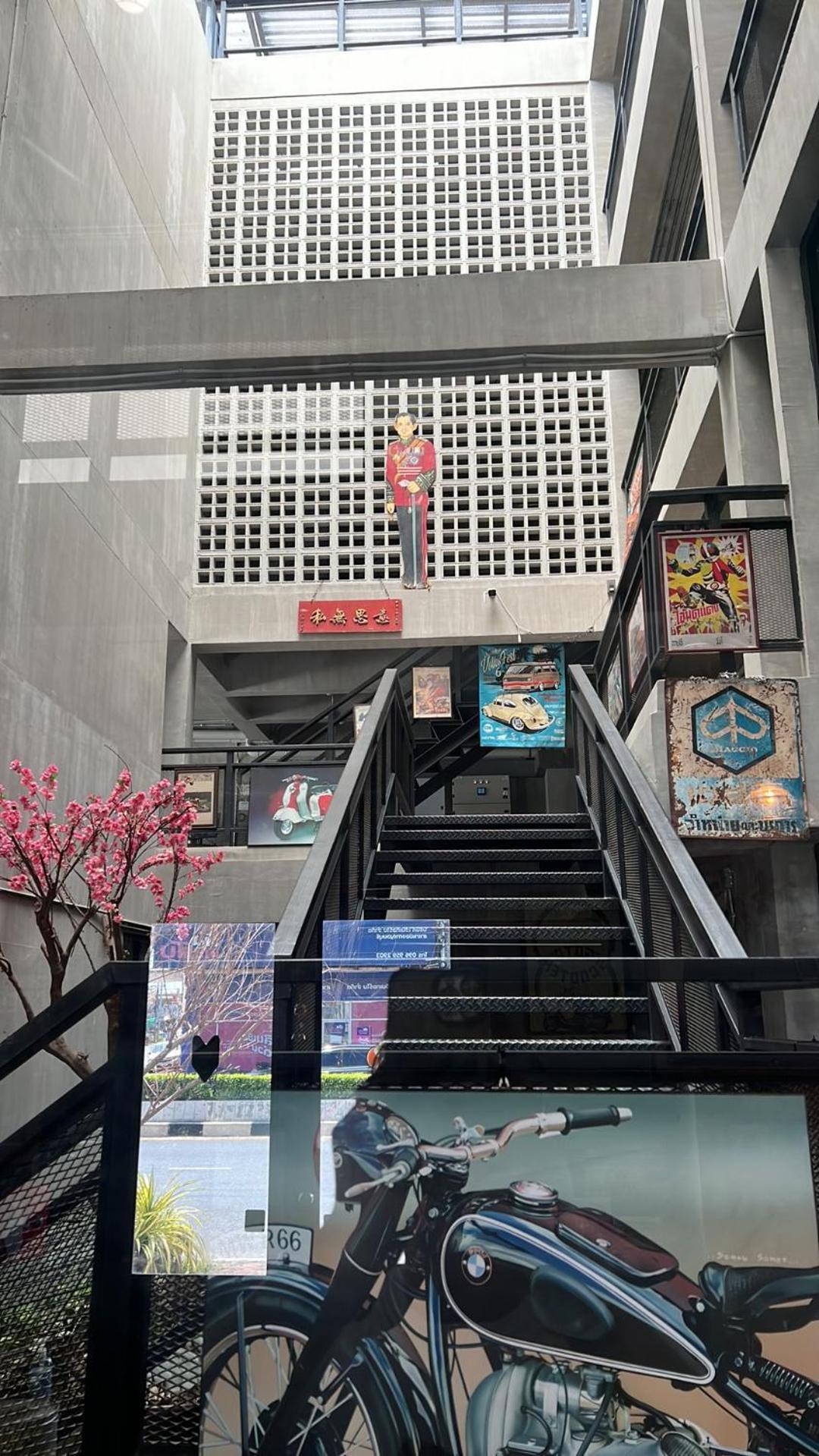 Labkoff Cafe And Hostel 칸차나부리 외부 사진