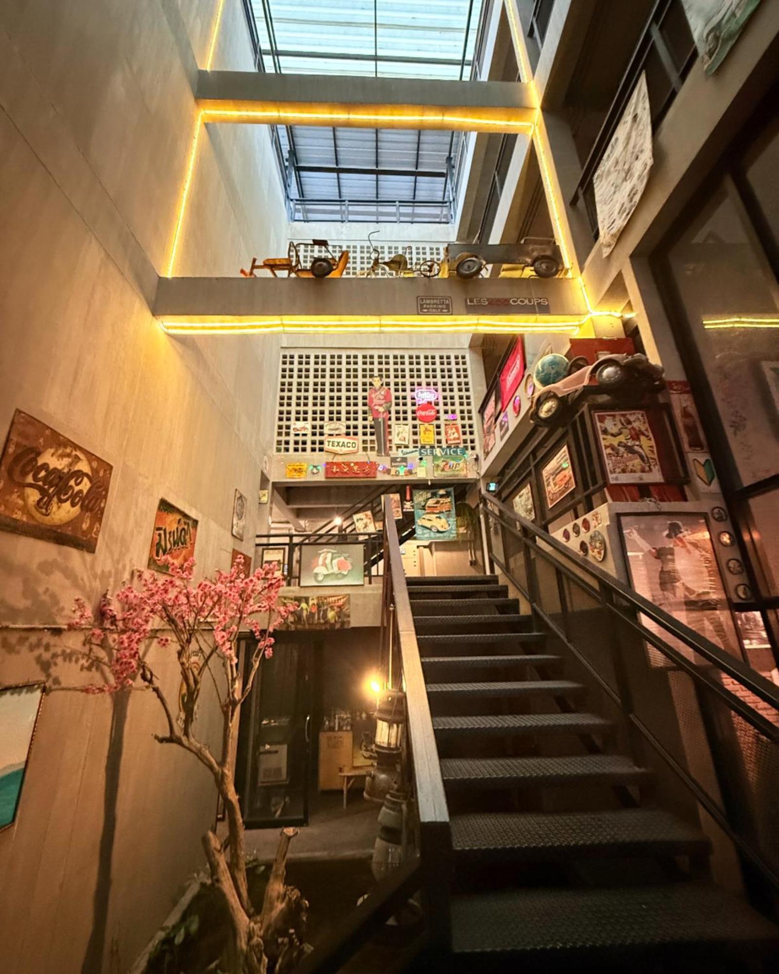 Labkoff Cafe And Hostel 칸차나부리 외부 사진